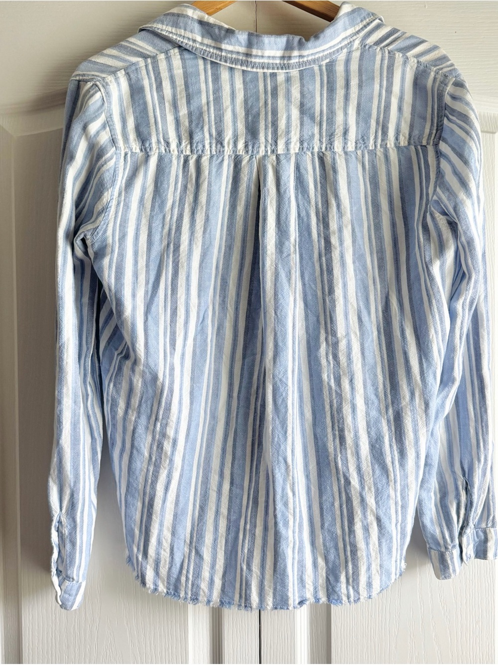 Bella Dahl Long Sleeve Classic Button Up Shirt - Picture 5 of 7